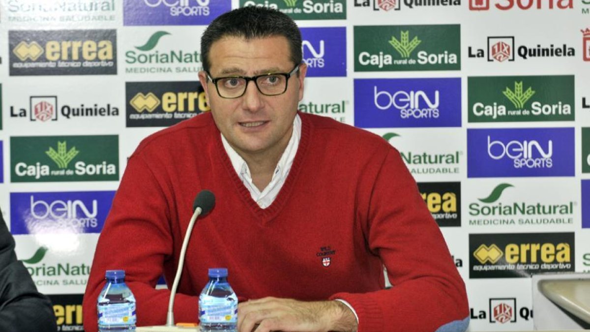 El director deportivo del Numancia, César Palacios.-VALENTÍN GUISANDE