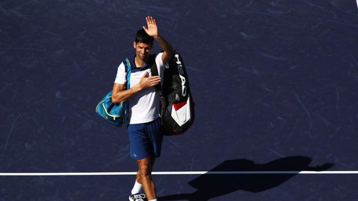 Novak Djokovic despidiendose del público en Indian Wells-ADAM PRETTY/ EFE