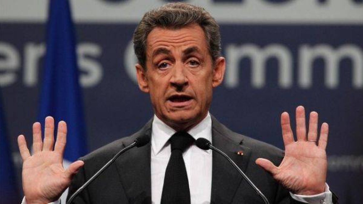 Sarkozy interviene en un mitin del movimiento Sens Commun, este sábado.-Foto: AP / THIBAULT CAMUS