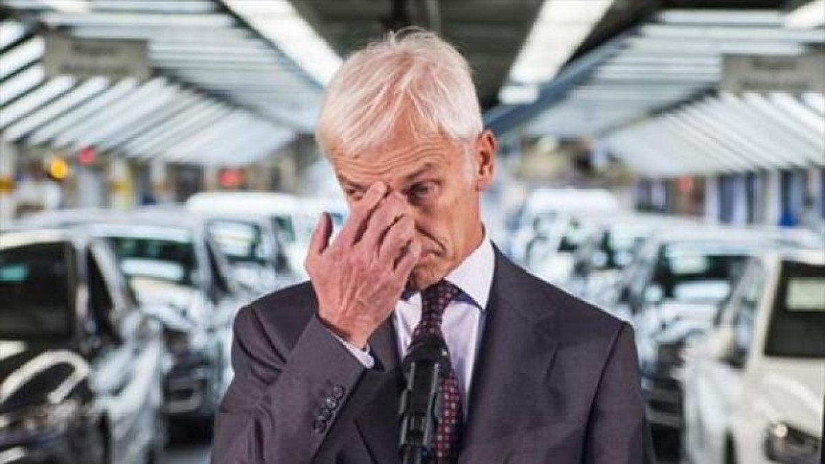 Matthias Müller, presidente de Volkswagen, en la fábrica de Wolfsburg.-AFP PHOTO / ODD ANDERSEN