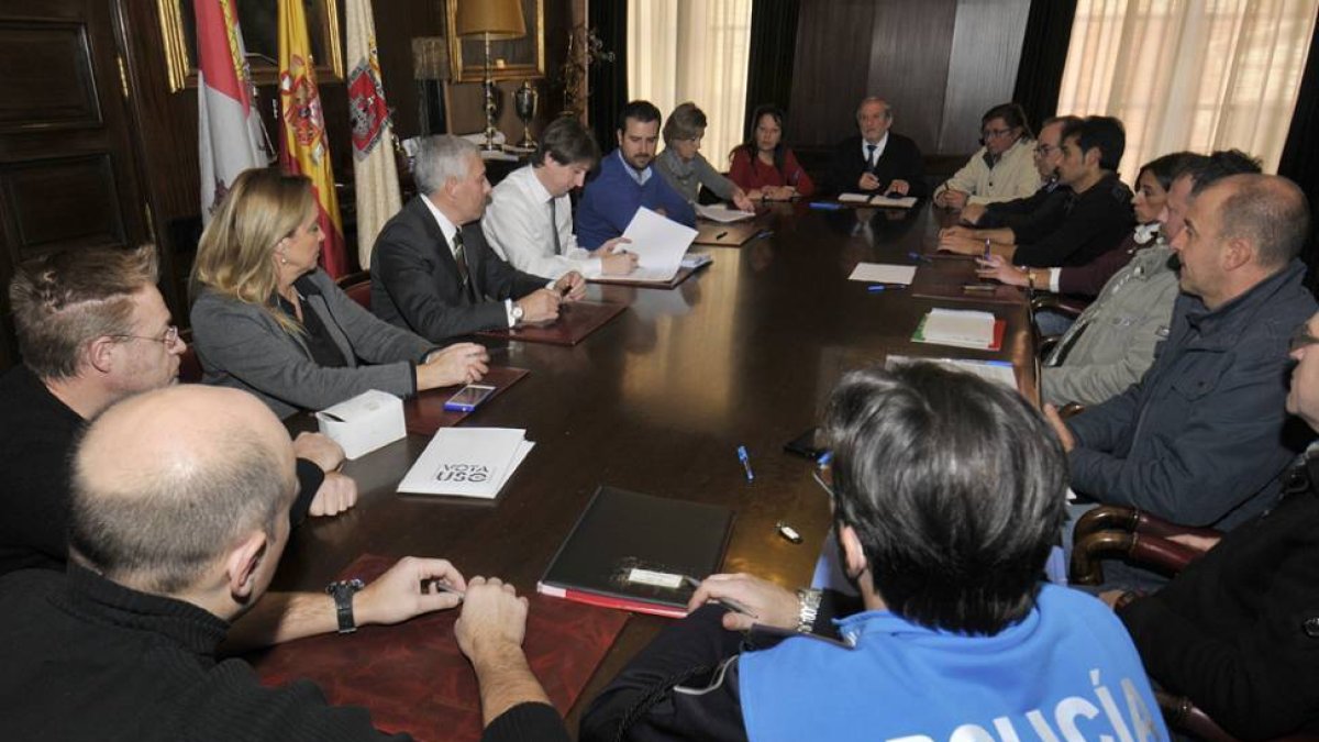 Firma del convenio.-VALENTÍN GUISANDE