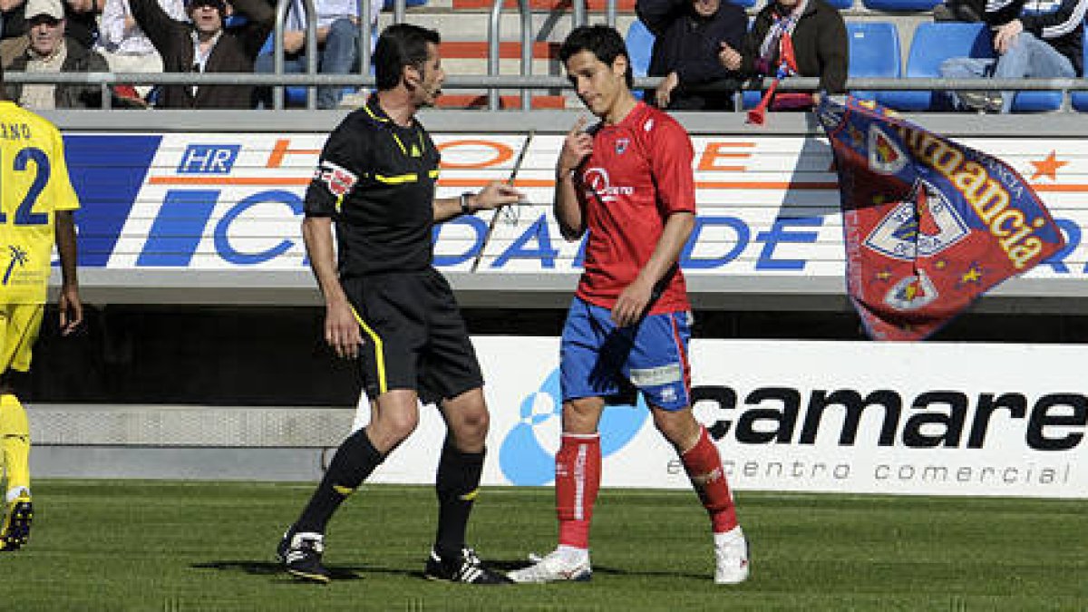 Del Pino en el encuentro ante el Villarreal B. / A. Martínez-