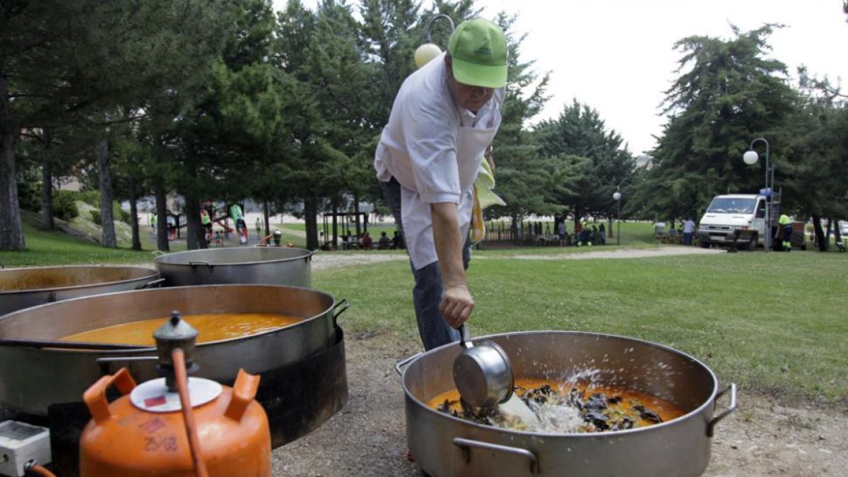 Paellada en Camaretas.-DIEGO MAYOR
