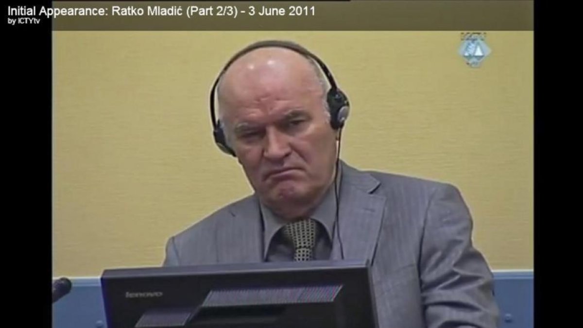 El exgeneral serbobosnio Ratko Mladic, durante una sesión del juicio contra él en La Haya, en una captura de vídeo de archivo del 3 de junio del 2011.-EFE