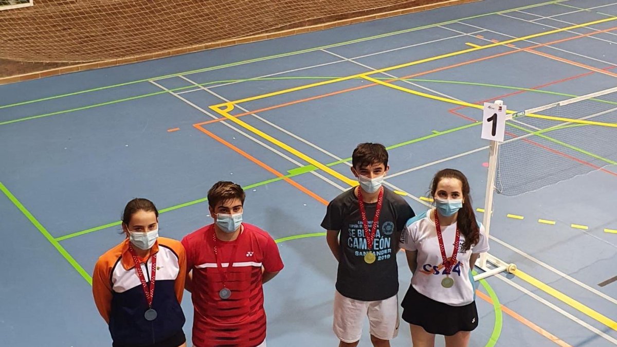 Algunos de los medallistas de la cantera del CB Soria. HDS