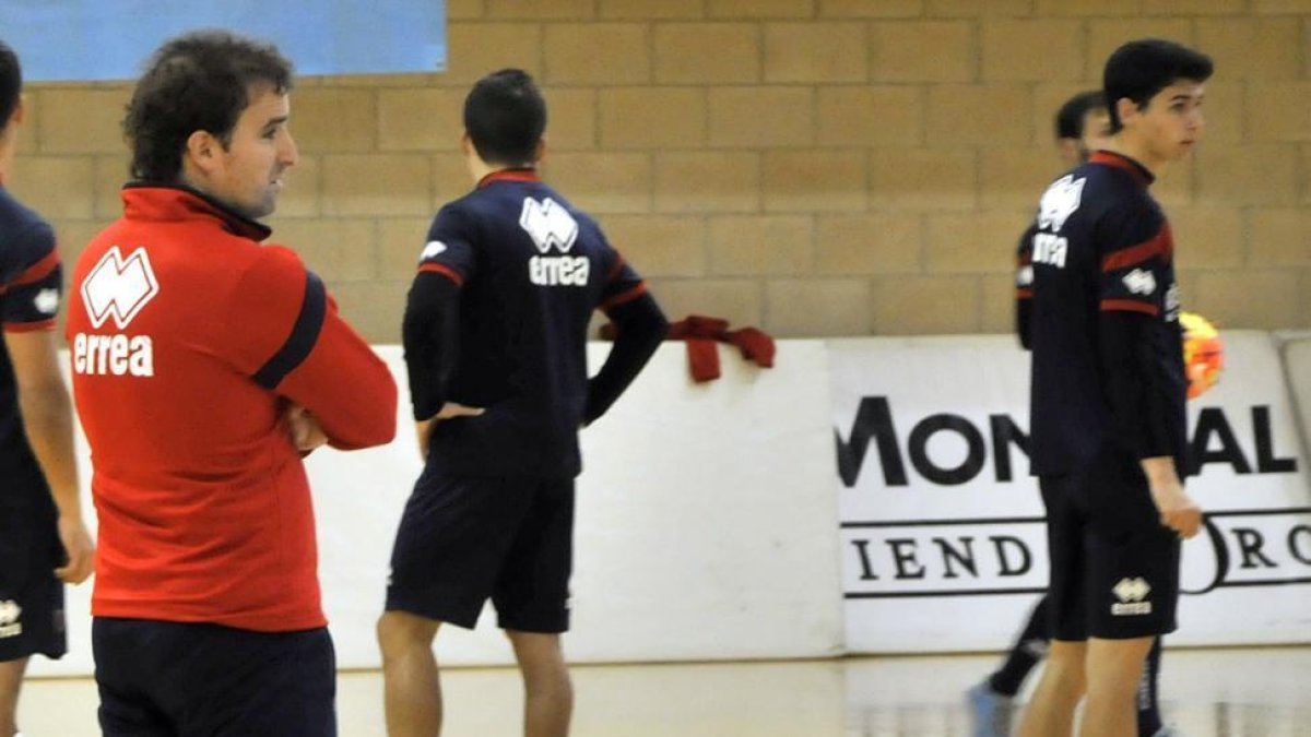 Jagoba Arrasate en el entrenamiento de ayer en el pabellón de Los Pajaritos.-Valentín Guisande