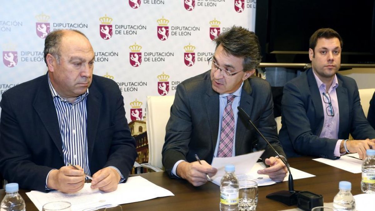 El presidente de la Diputación de León, preside la reunión del Consorcio Provincial de Turismo para definir las propuestas que se llevarán a la próxima edición de Intur-Ical