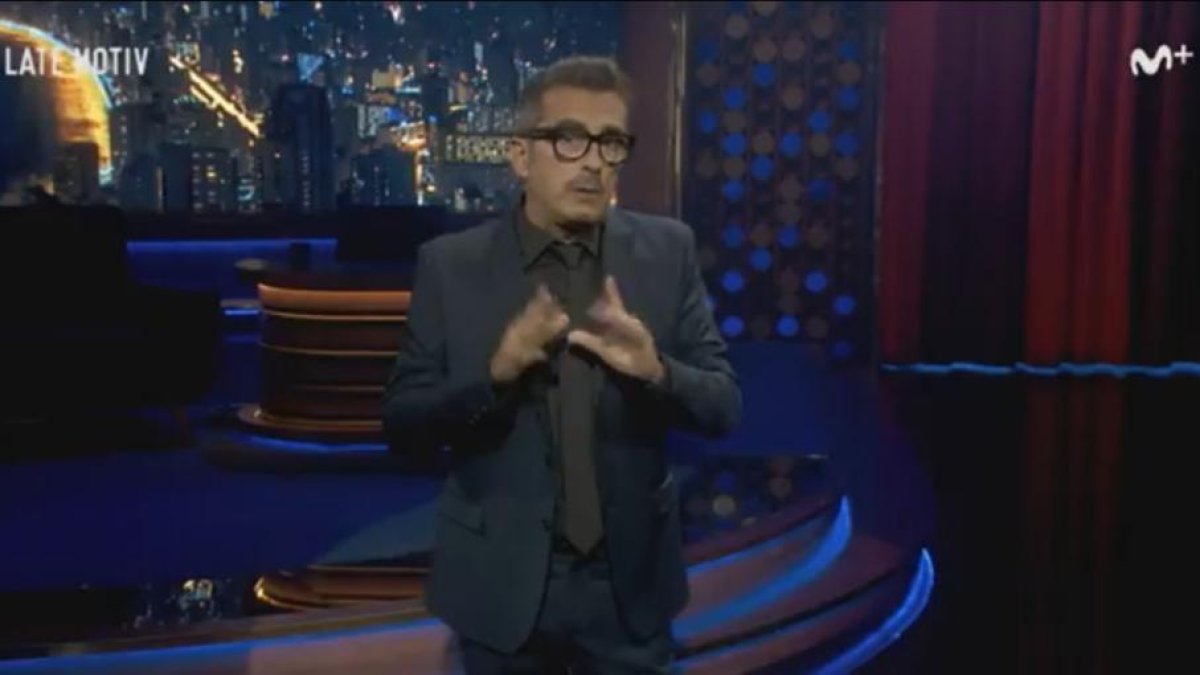 Buenafuente, con bigote, en Late motiv.-MOVISTAR +