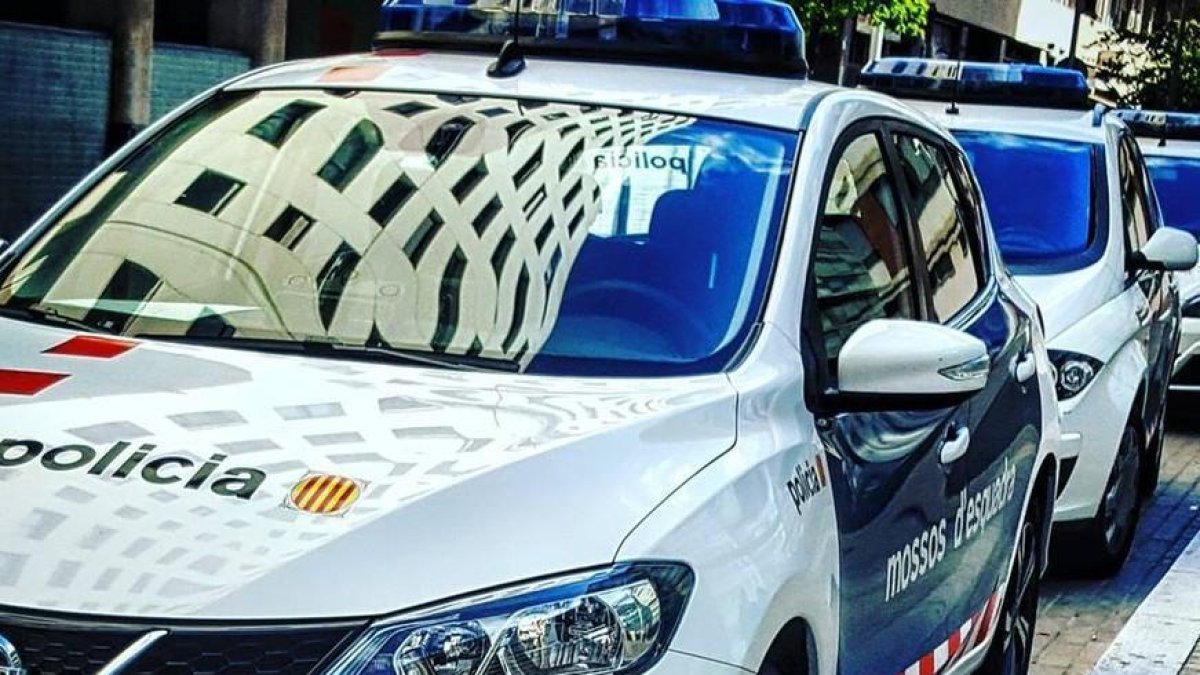 Vehículos de los Mossos.-