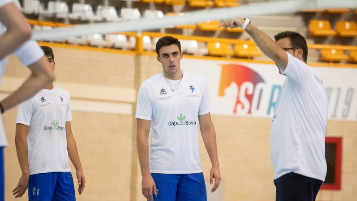 Pelegrín Vargas en su primer entrenamiento a las órdenes de Toribio en las filas del Río Duero. GONZALO MONTESEGURO