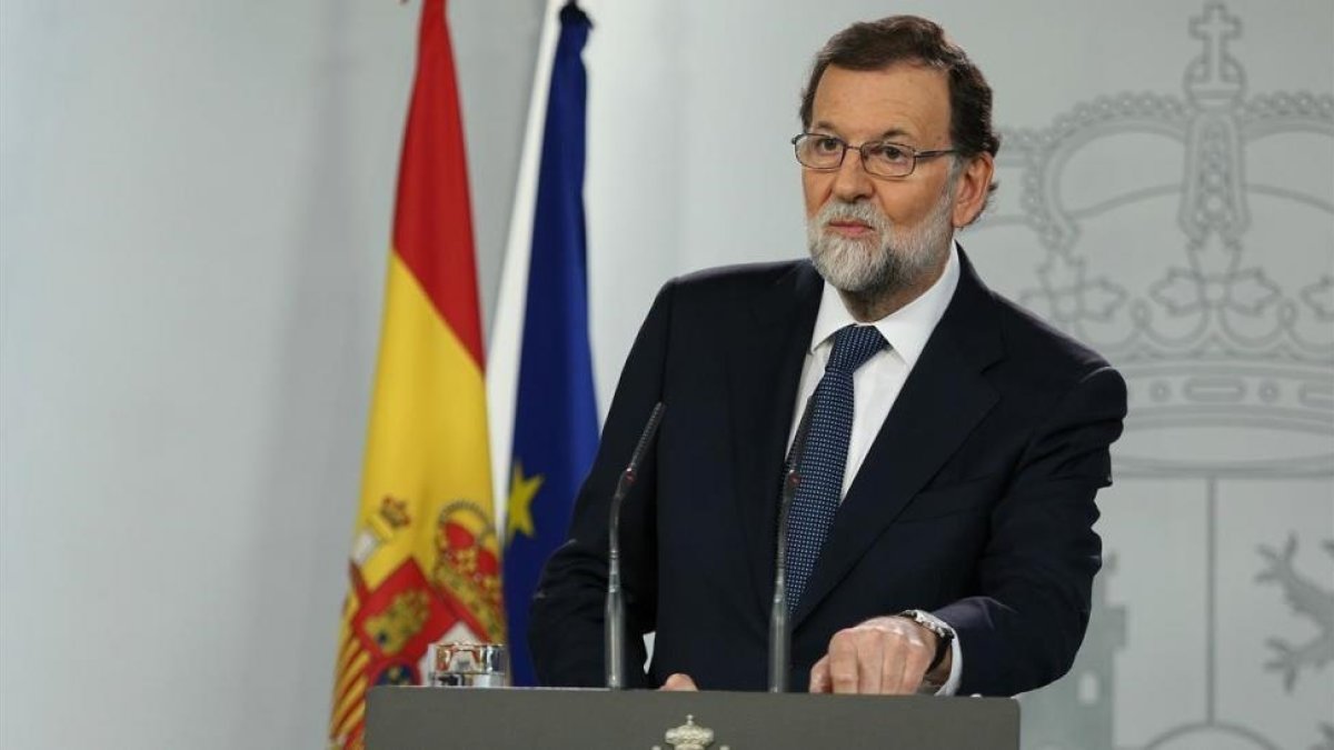 Mariano Rajoy anuncia en la Moncloa el envío del requerimiento a Carles Puigdemont.-DAVID CASTRO