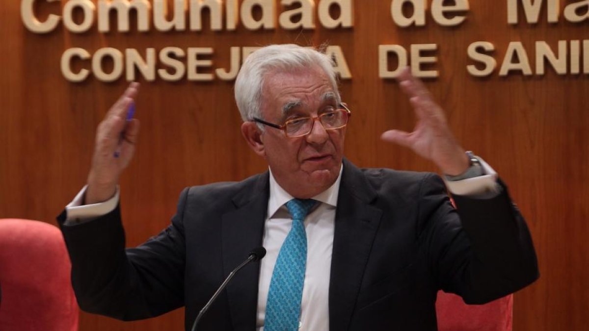 El exonsejero de sanidad de la Comunidad de Madrid, Jesús Sánchez Martos.-AGUSTÍN CATALÁN