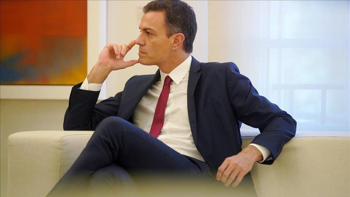 Pedro Sánchez, en una reunión.-JOSÉ LUIS ROCA