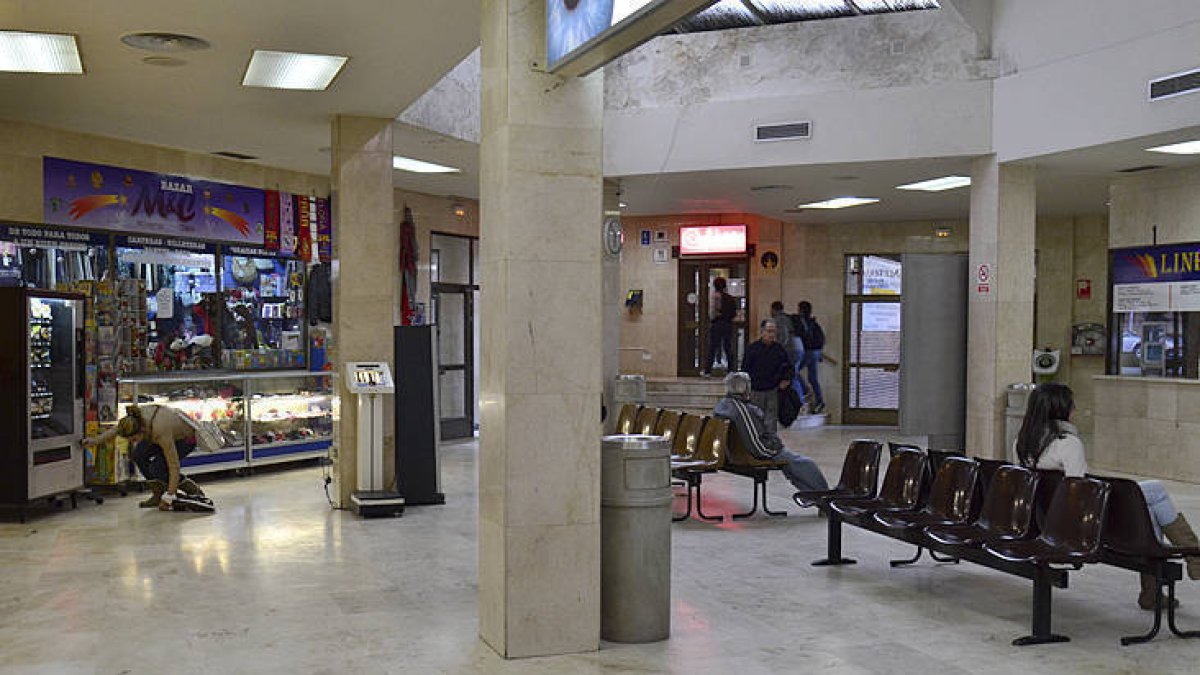 La estación de autobuses, en cuyos servicios ocurrieron los hechos. / V.G.-