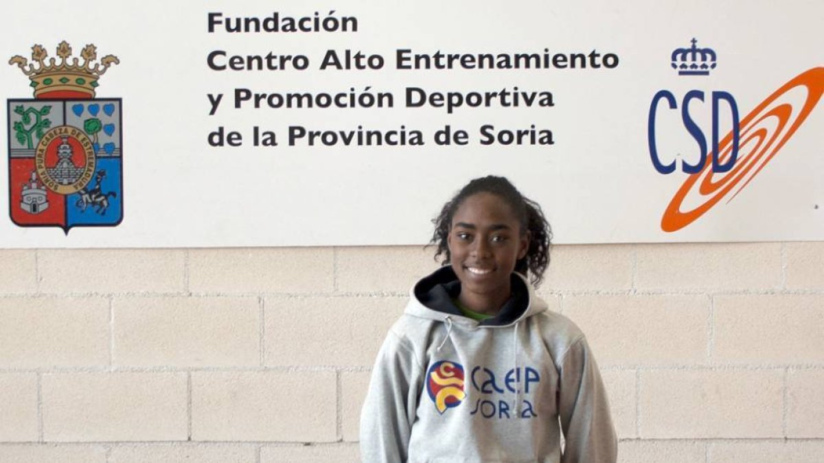 Brenda Mateo competirá en el Mundial en la disciplina de pértiga.-Caep Soria