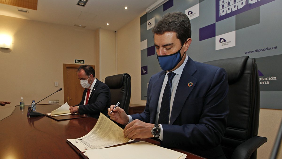 Firma de Junta y Diputación para la gestión de los fondos extraordinarios - Mario Tejedor