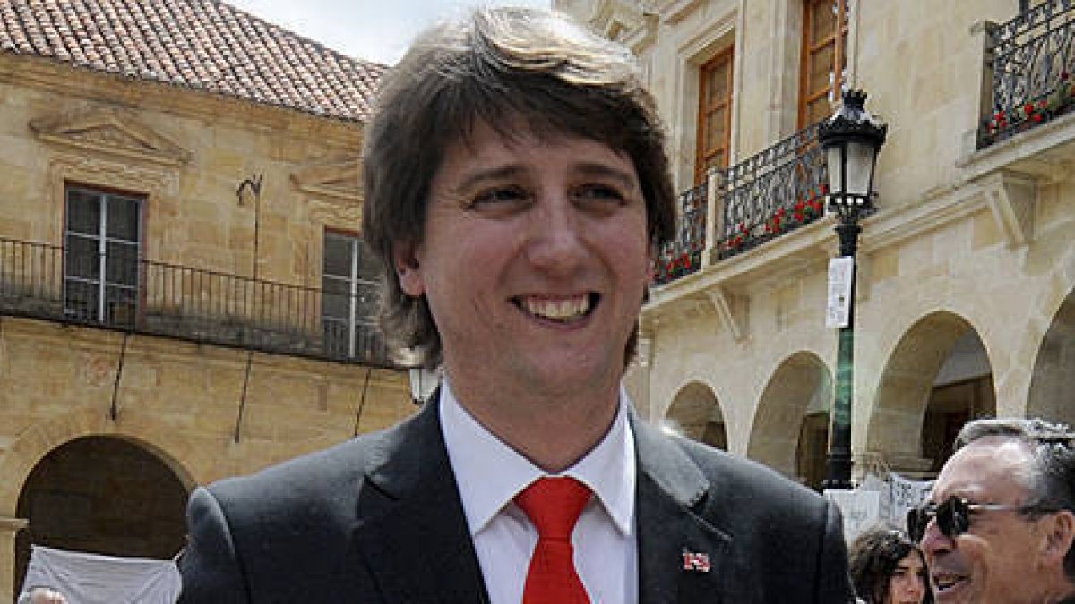 Carlos Martínez Mínguez (PSOE). / ÁLVARO MARTÍNEZ-
