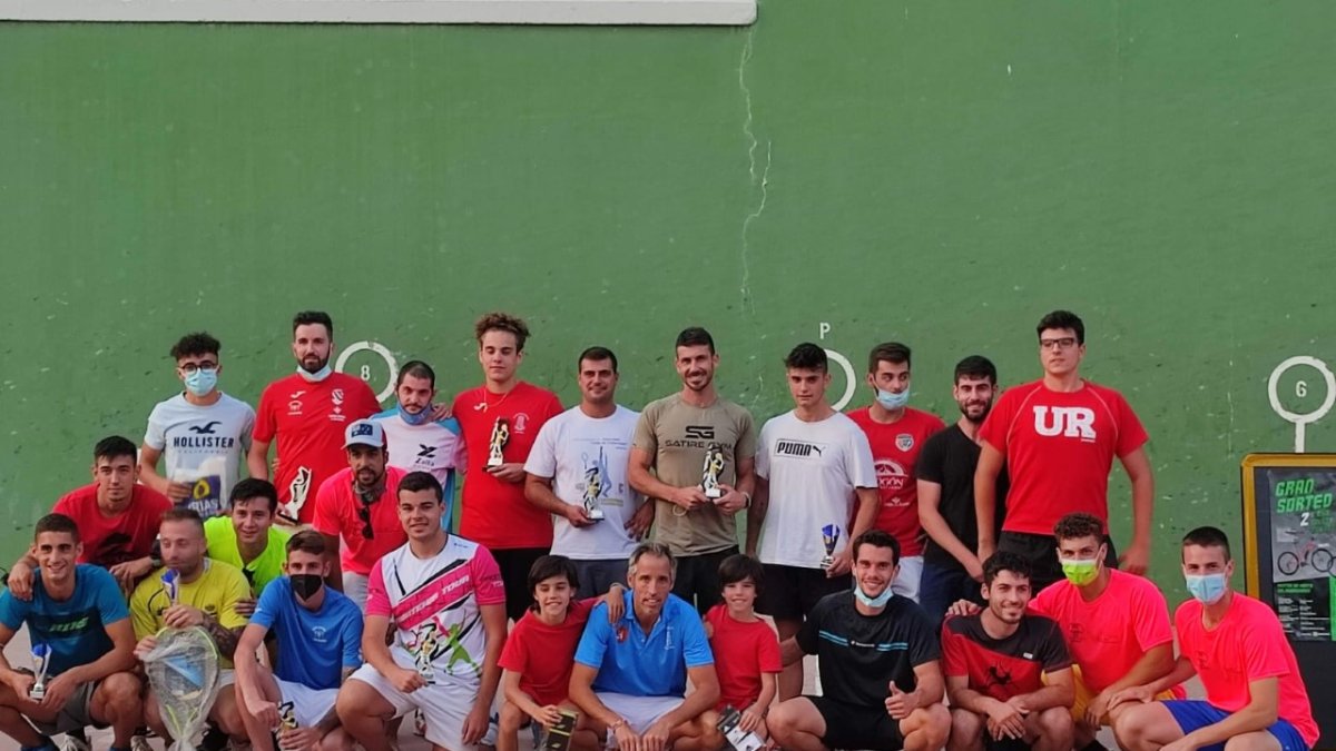 Algunos de los participante en el torneo sanestebeño. ANA HERNANDO