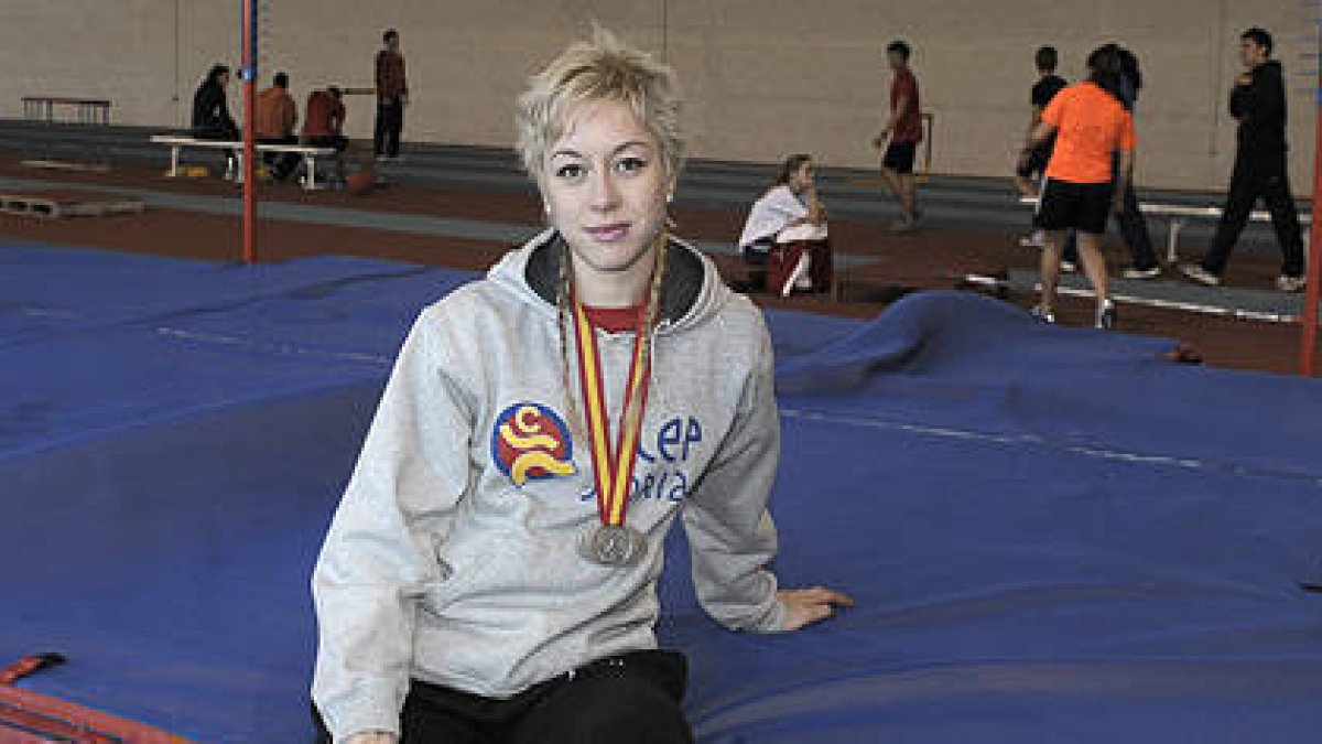 Raquel Álvarez fue la mejor en la prueba de salto de altura con 1.81. / Álvaro Martínez-