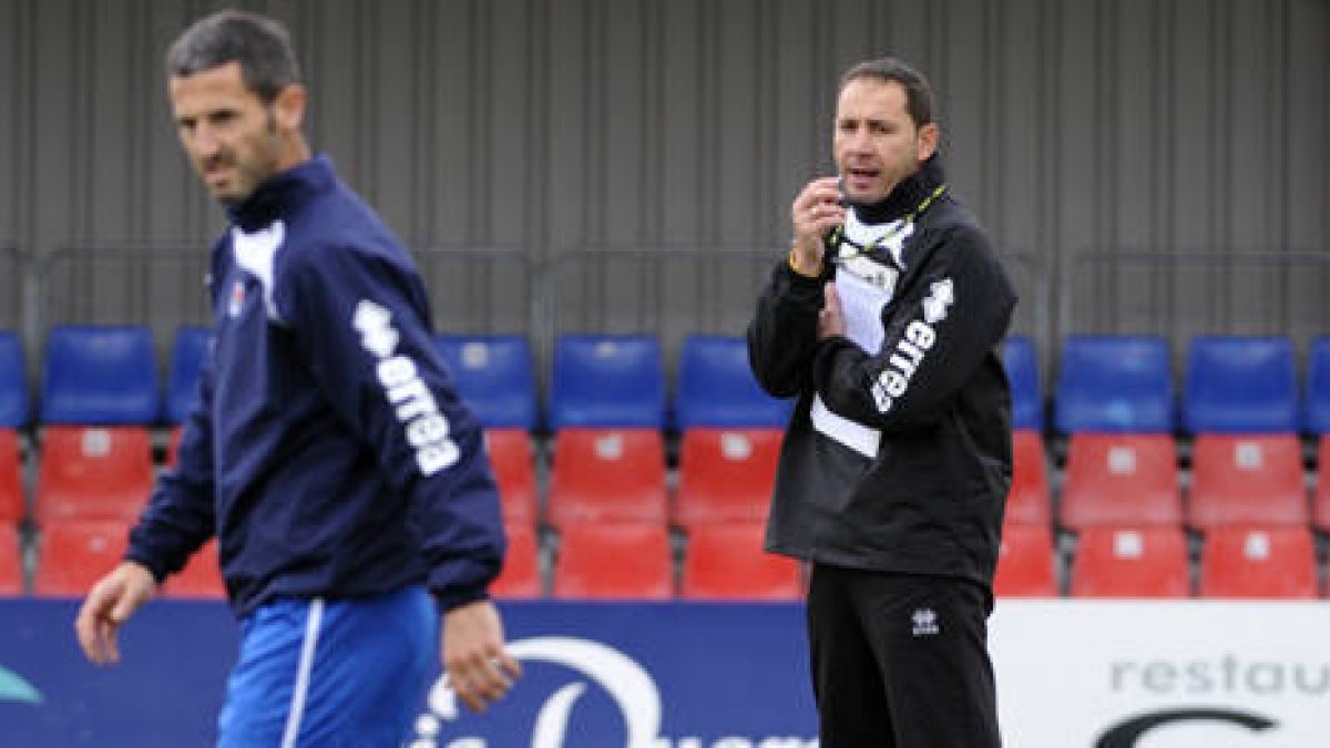 Pablo Machín en un entrenamiento de esta semana. / V. Guisande-