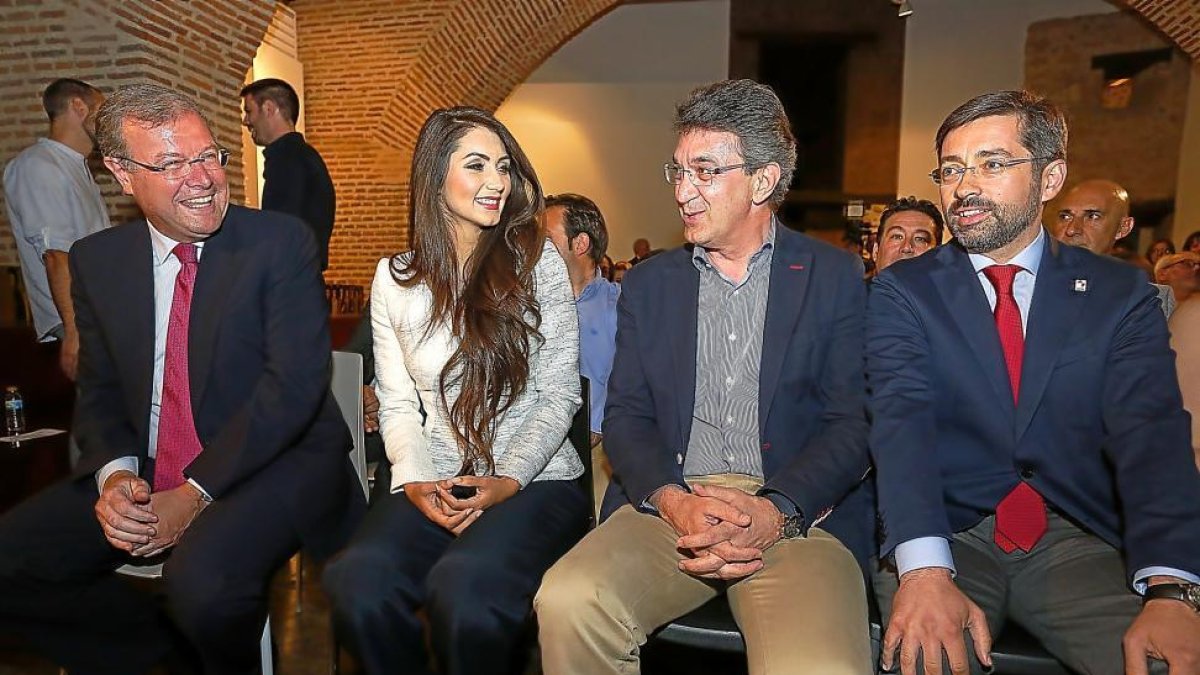 Antonio Silván, Jeanette Dayana Darnell, Juan Martínez Majo y Eduardo Álvarez, en la presentación del documental.-ICAL