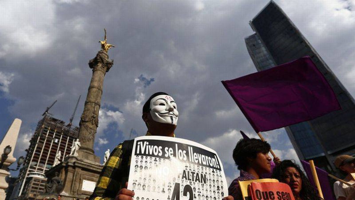 Manifestación en México para denunciar la desaparición de los estudiantes.-Foto: REUTERS / EDGARD GARRIDO