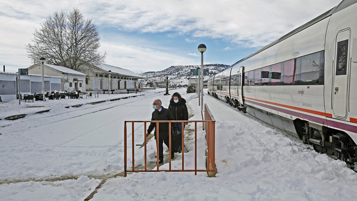 Los trenes vuelven a funcionar hasta la estación de Soria - Mario Tejedor