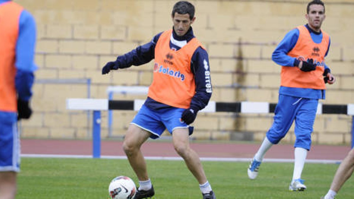 Nagore será el timonel del equipo ante Las Palmas. / VALENTÍN GUISANDE-