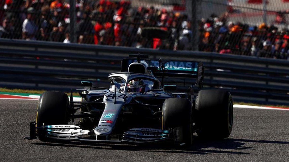 Hamilton en su monoplaza.-EFE