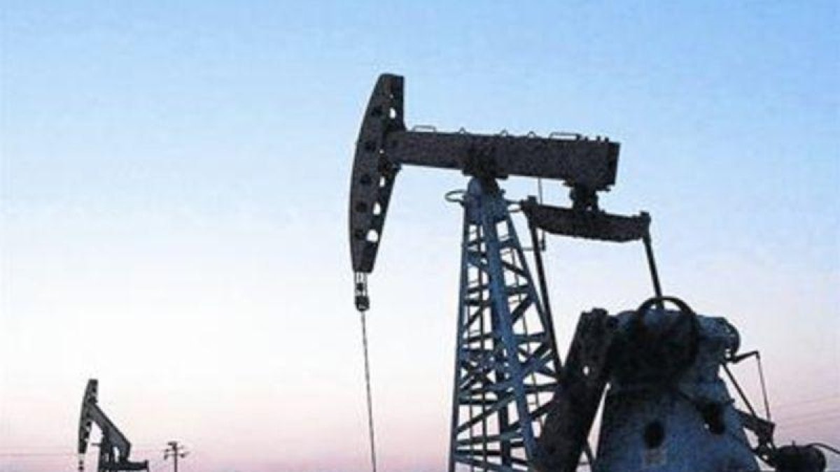 Campo de extracción de petróleo en China.-EFE / WU HONG