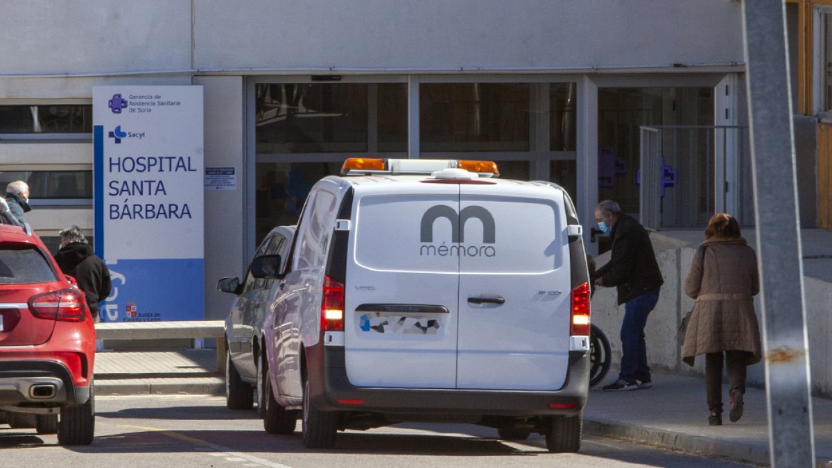 Servicios de tanatorio frente al Hospital Santa Bárbara.- MARIO TEJEDOR