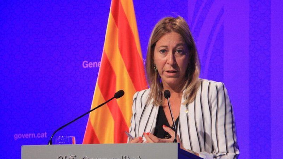 La portavoz del Govern, Neus Munté, durante la rueda de prensa.-ACN / PATRICIA MATEOS
