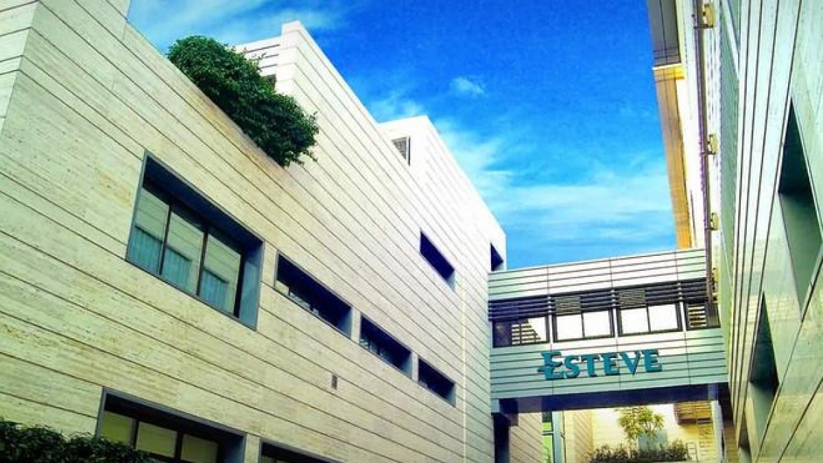 Instalaciones de Laboratorios Esteve.-