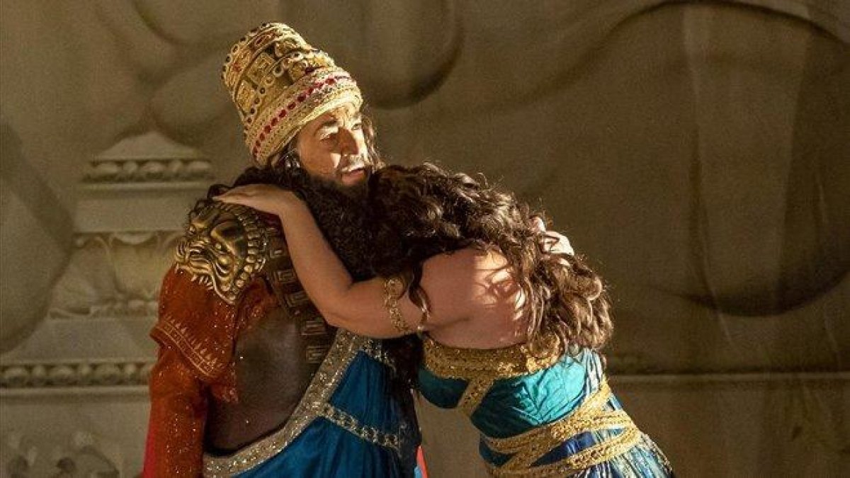 Plácido Domingo, en el ensayo general de ’Nabucco’, el viernes pasado en el Palau de les Arts.-MIGUEL LORENZO