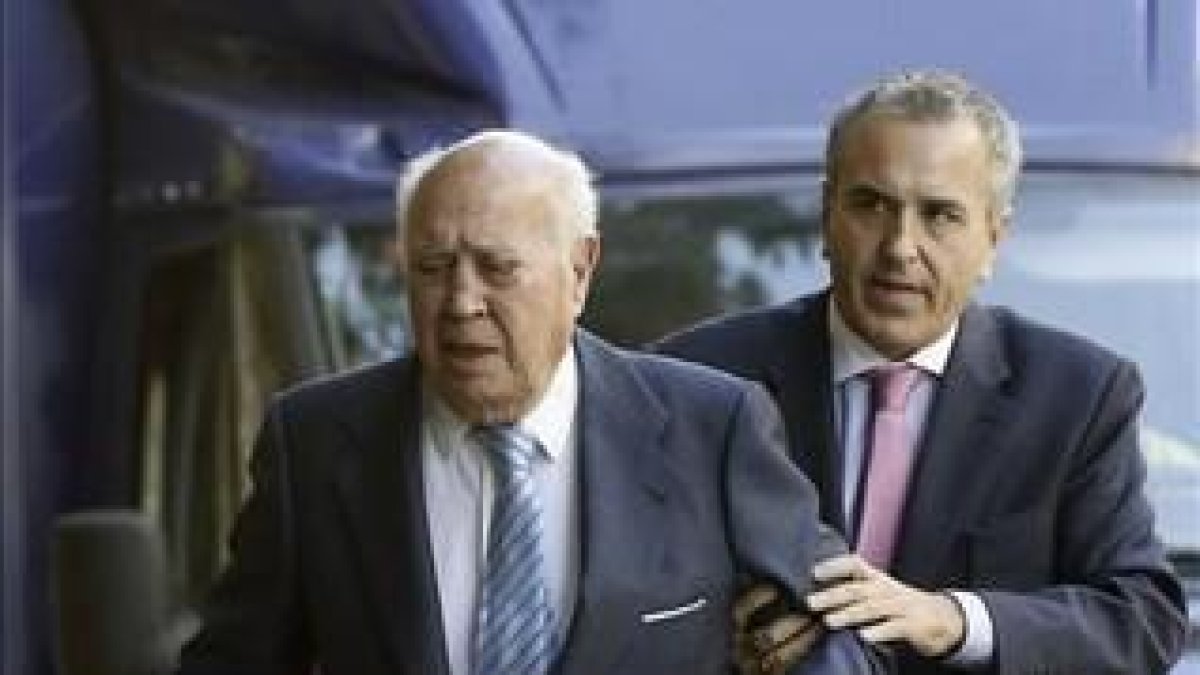 El extesorero del PP Álvaro Lapuerta, a su llegada a la Audiencia Nacional.-PERIODICO (EFE / JUAN CARLOS HIDALGO)