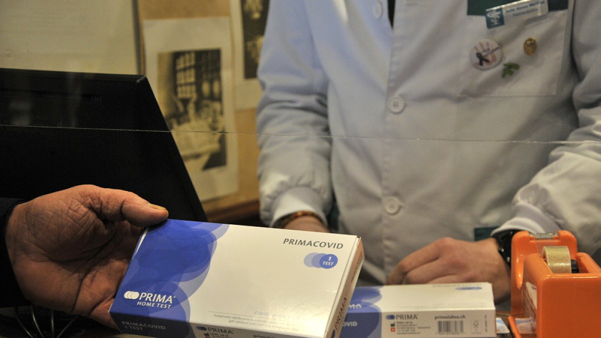 Test de anticuerpos de covid en la farmacia.- VG