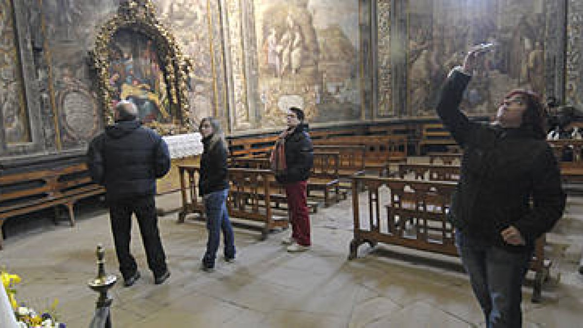 San Saturio fue el monumento más visitado de la capital durante el 2011. / FERNANDO SANTIAGO-
