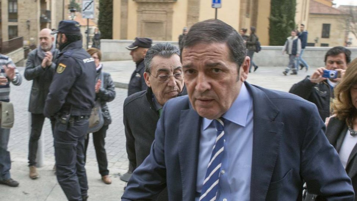 El consejero de Sanidad, Antonio María Saez Aguado, inaugura la jornada de celebración del transplante número 1000 del complejo hospitalario de Salamanca-Ical