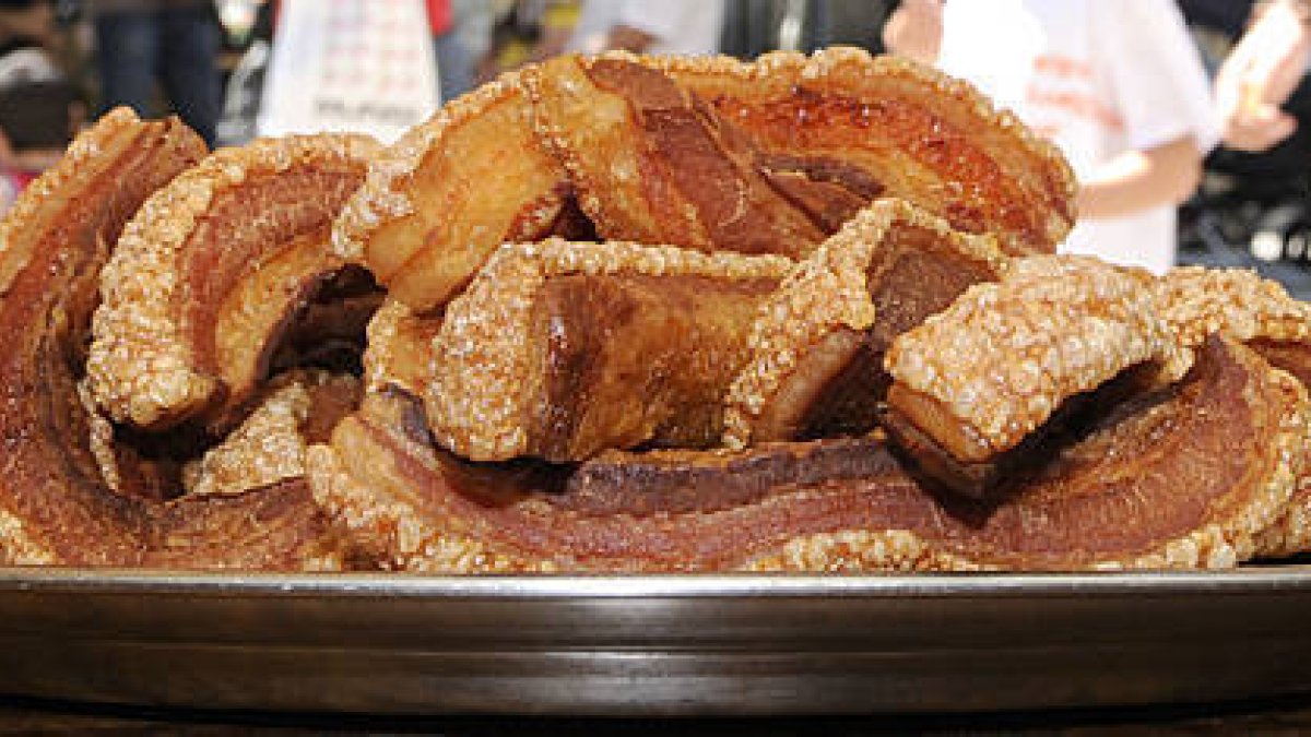 El ‘Torrezno de Soria’ da un paso más para conseguir la Marca de Garantía de este producto. / VALENTÍN GUISANDE-