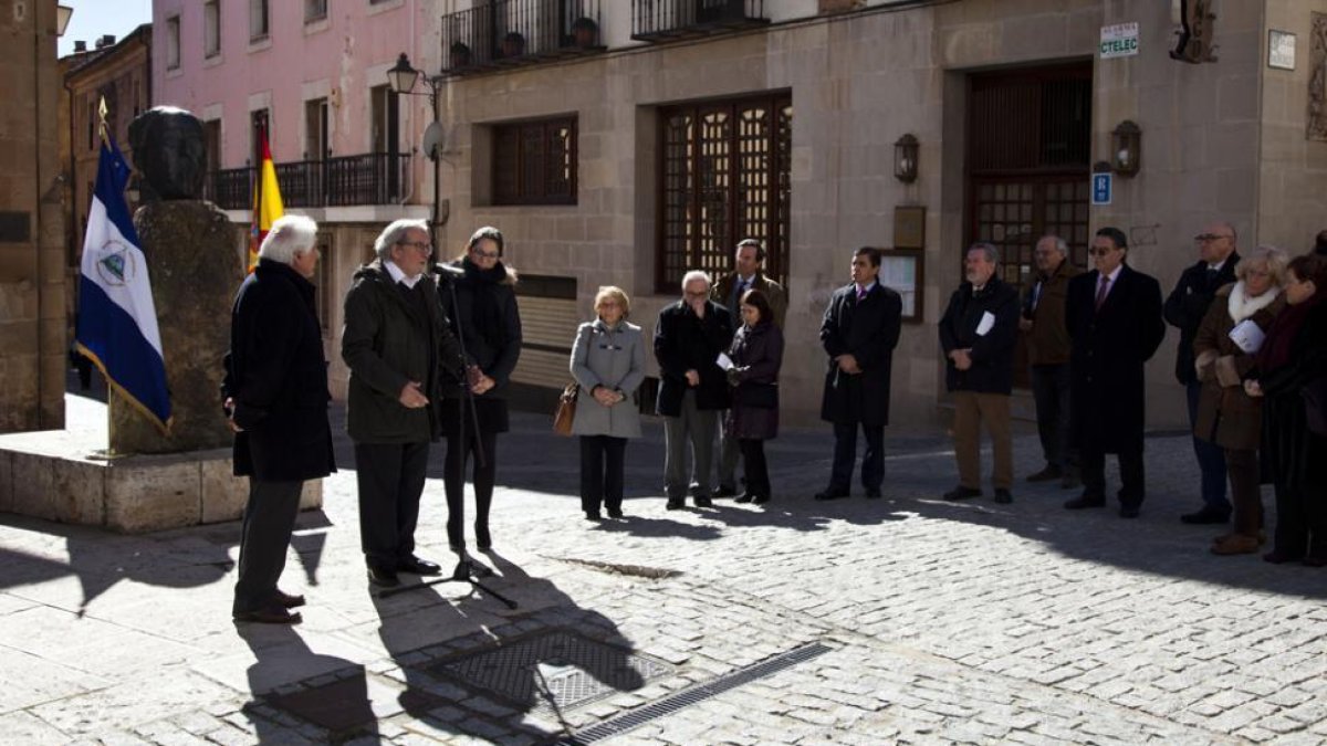 Bárez interviene en el acto de homenaje.-DIEGO MAYOR