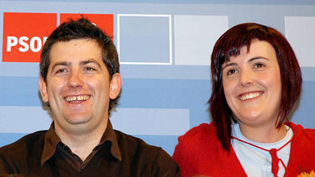 Javier Antón junto a Ana Alegre, la principal novedad de la lista.-