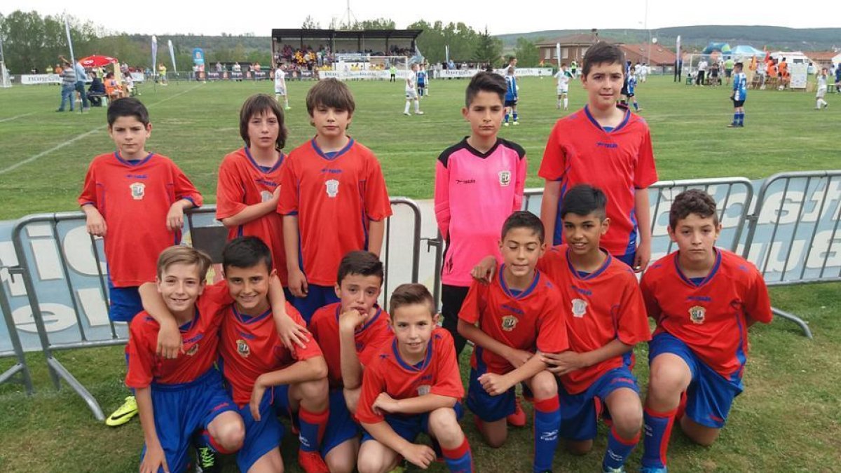 Uno de los equipos que el Norma presentó en el torneo de San Leonardo.-D.S.