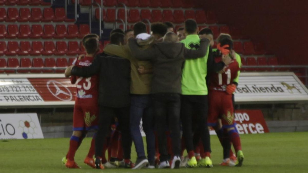 El Numancia por fin tenía un final feliz en un partido en el que Manu del Moral ajusticiaba a su ex equipo.-María Ferrer