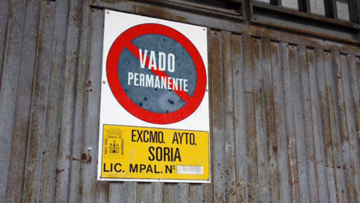 Un vado en la capital soriana. / VALENTÍN GUISANDE-
