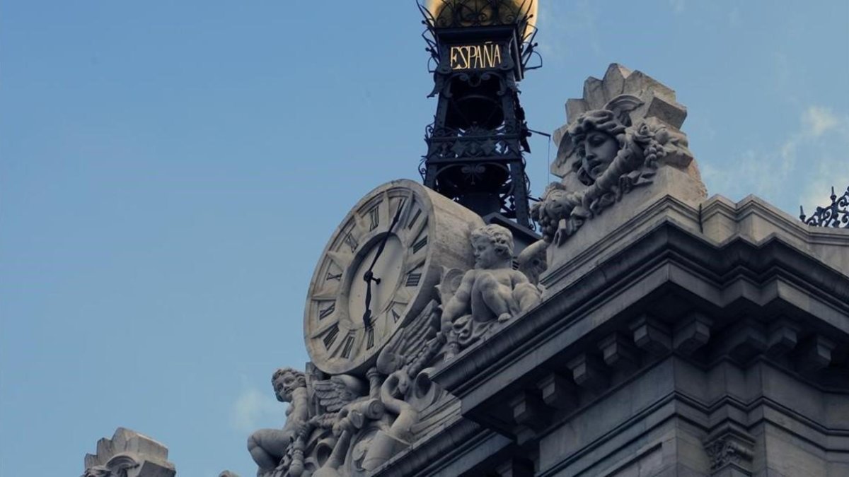 Detalle de la fachada del Banco de España en la Plaza de Cibeles, en Madrid. /-AGUSTIN CATALAN