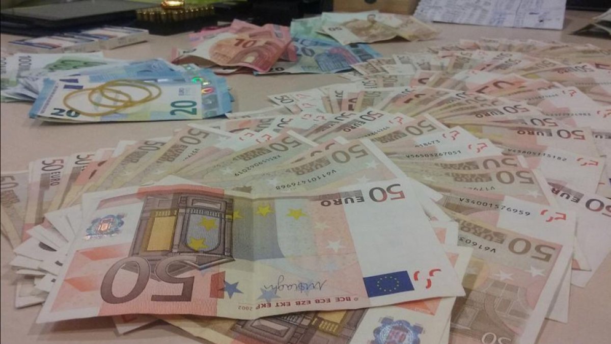 Billetes de euro.-