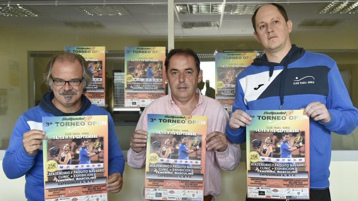Antonio Navarro, Benito Serrano y Alberto Molina, en la presentación del III Open Club de Pádel Soria.-Valentín Guisande