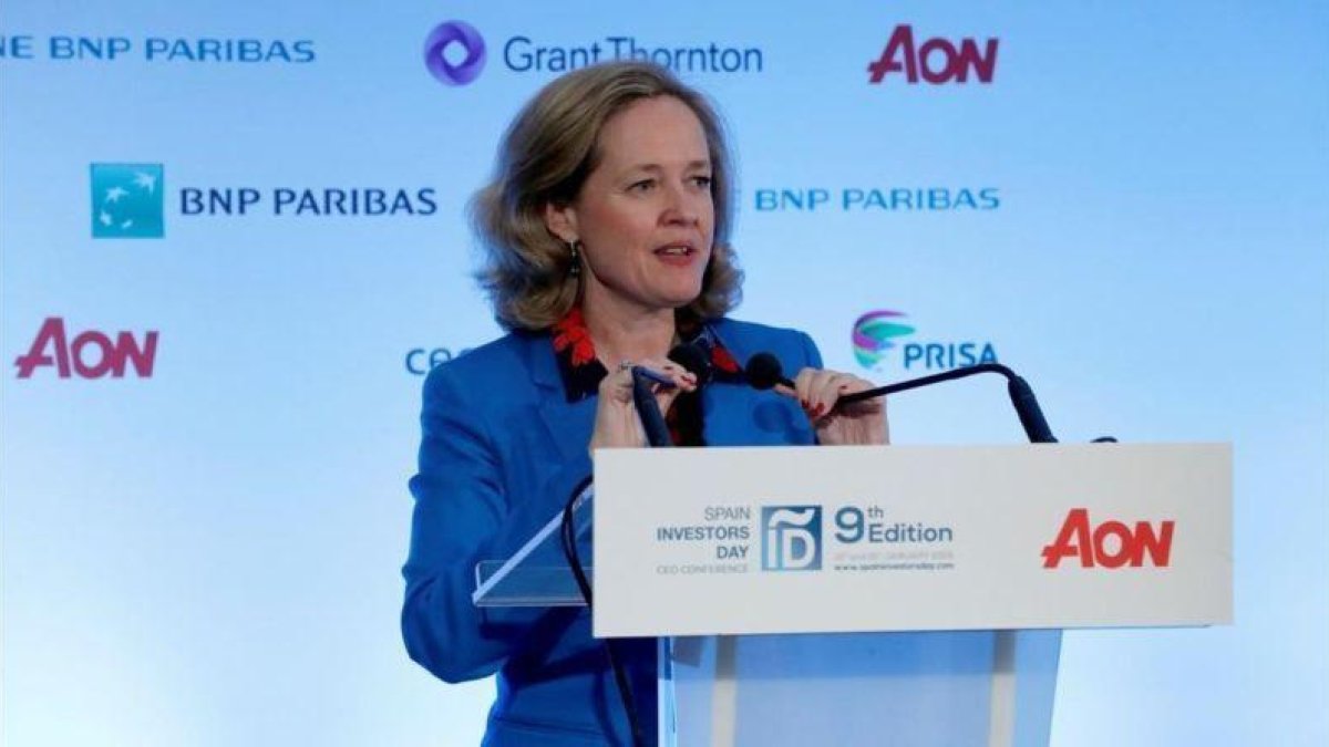 La ministra de Economía, Nadia Calviño, durante su intervencion en la clausura el foro empresarial Spain Investors Day.-EFE / ZIPI