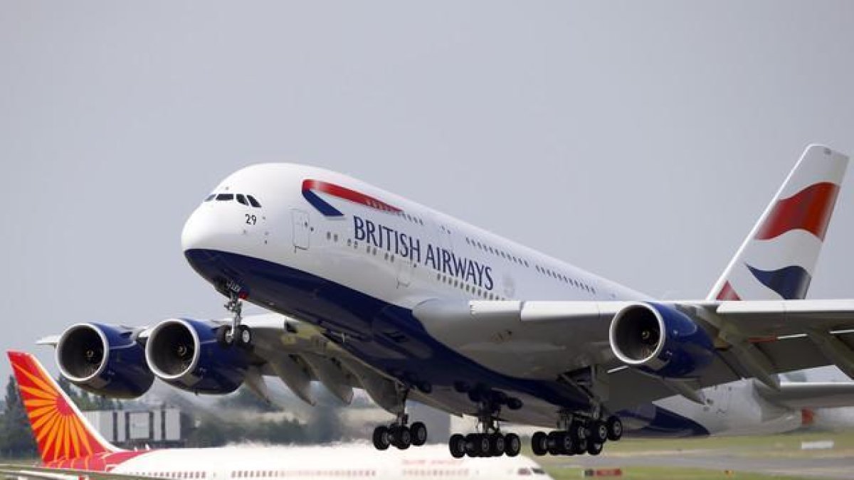 Un Airbus modelo A380 de British Airways, en Le Bourget (París).-AP