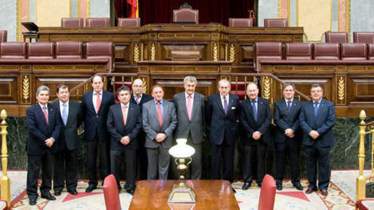 El Consejo de Administración del Numancia y Jesús Posada en el Congreso. / Prensa Congreso de los Diputados-